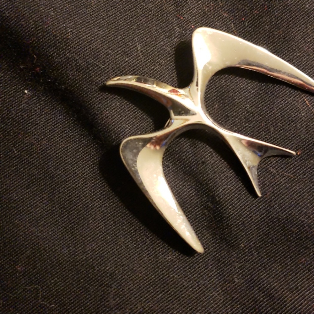 Seagull Pin